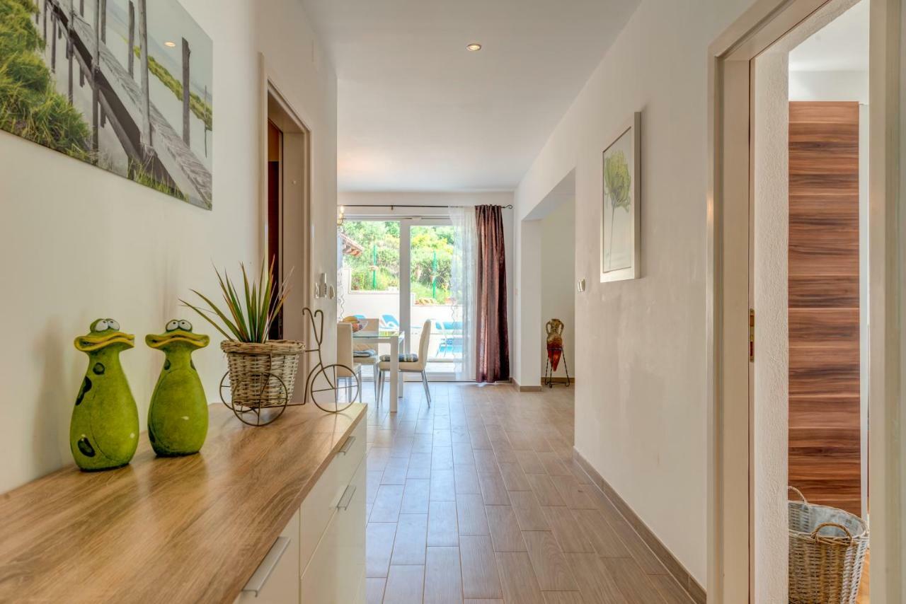 Holiday Home Figa Оміш Екстер'єр фото