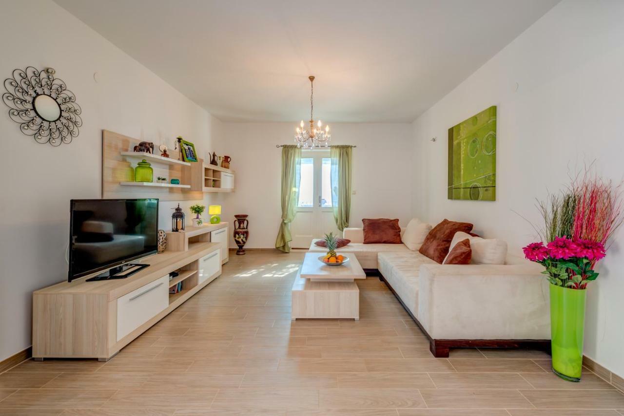 Holiday Home Figa Оміш Екстер'єр фото
