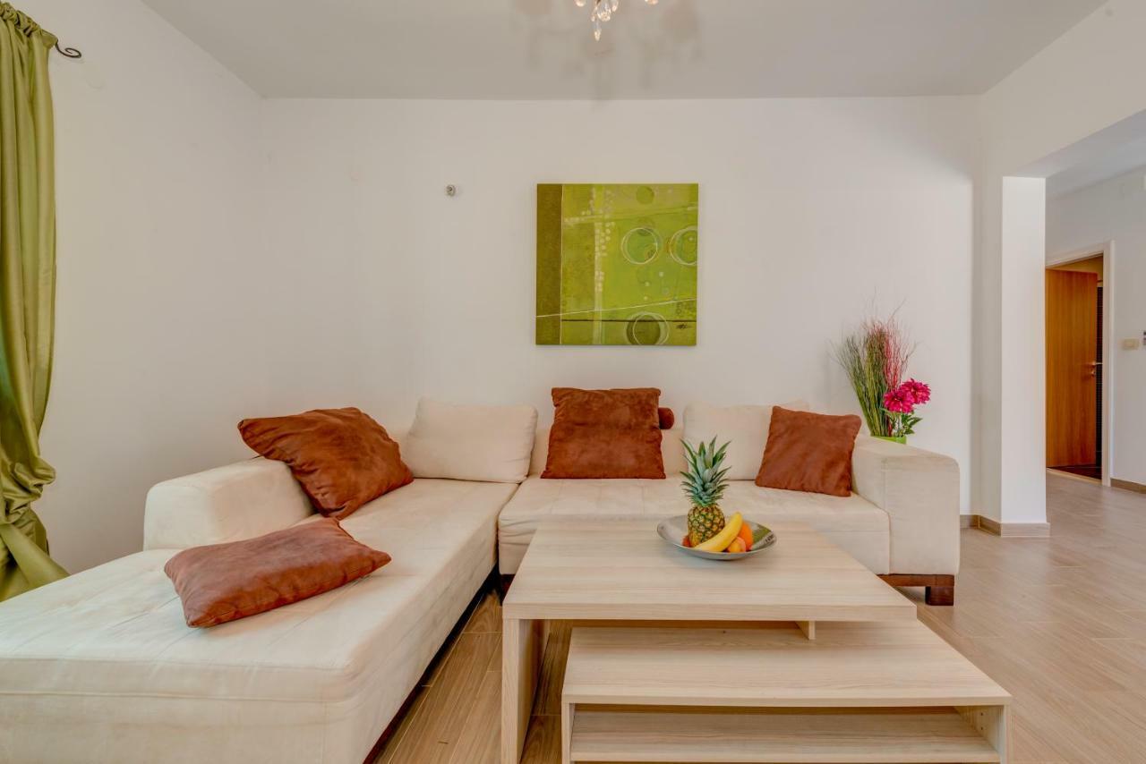 Holiday Home Figa Оміш Екстер'єр фото