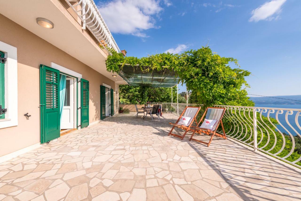 Holiday Home Figa Оміш Екстер'єр фото