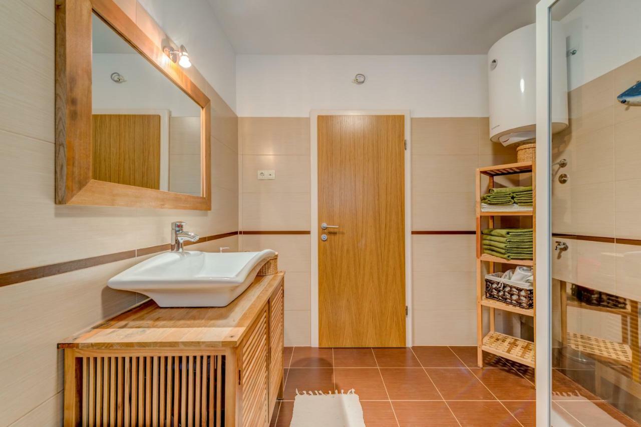 Holiday Home Figa Оміш Екстер'єр фото