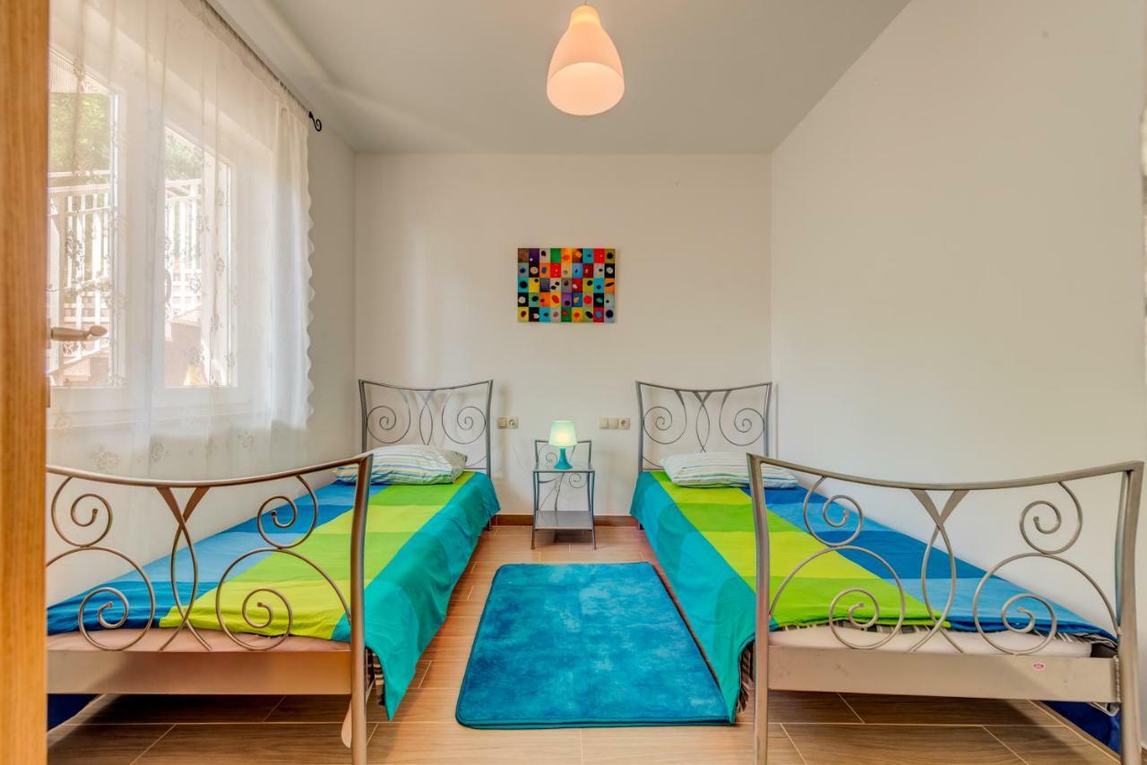 Holiday Home Figa Оміш Екстер'єр фото