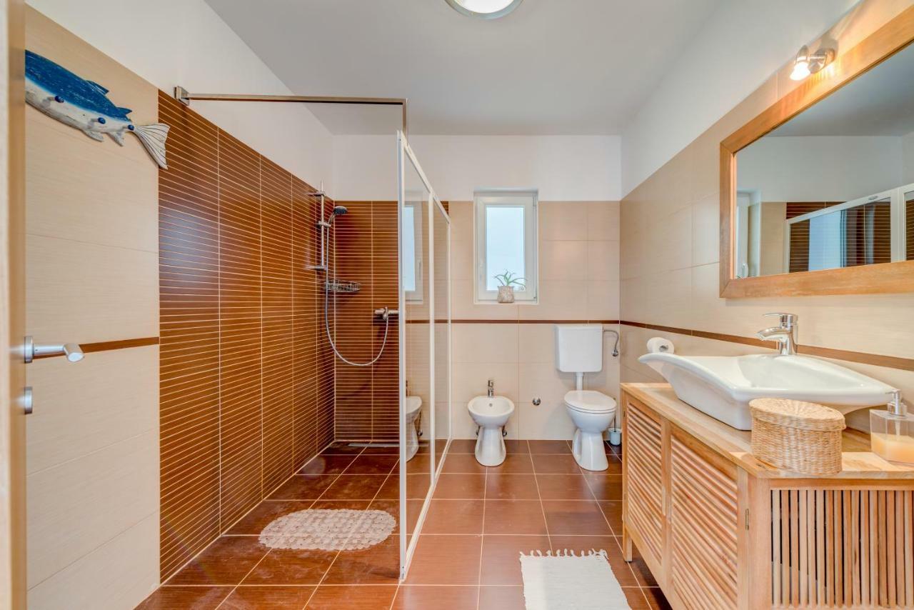 Holiday Home Figa Оміш Екстер'єр фото