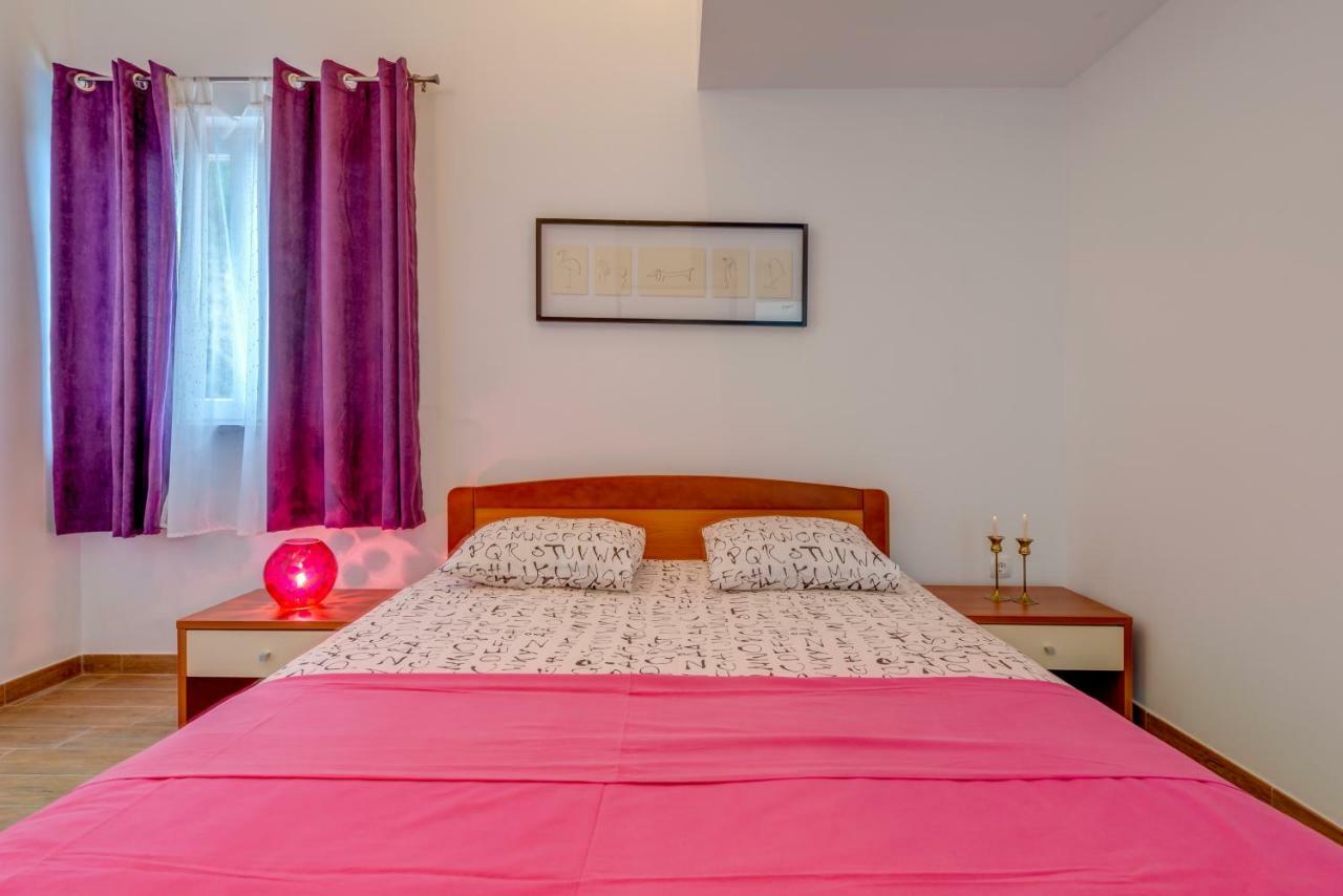 Holiday Home Figa Оміш Екстер'єр фото