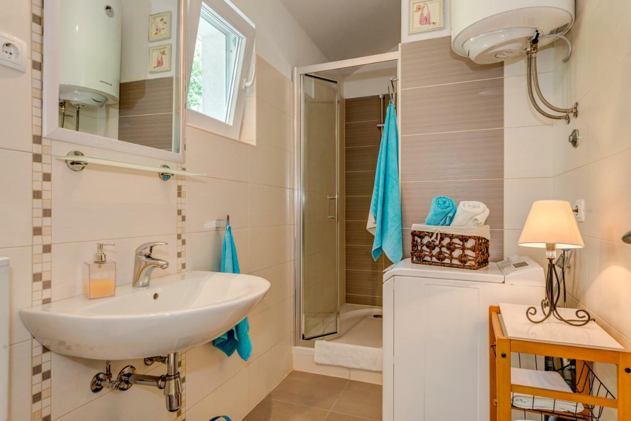 Holiday Home Figa Оміш Екстер'єр фото