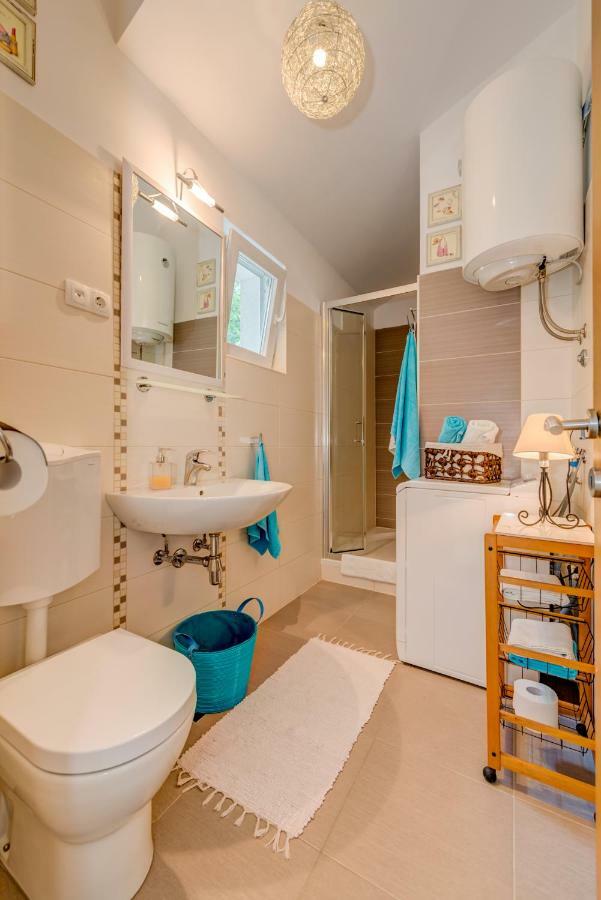Holiday Home Figa Оміш Екстер'єр фото