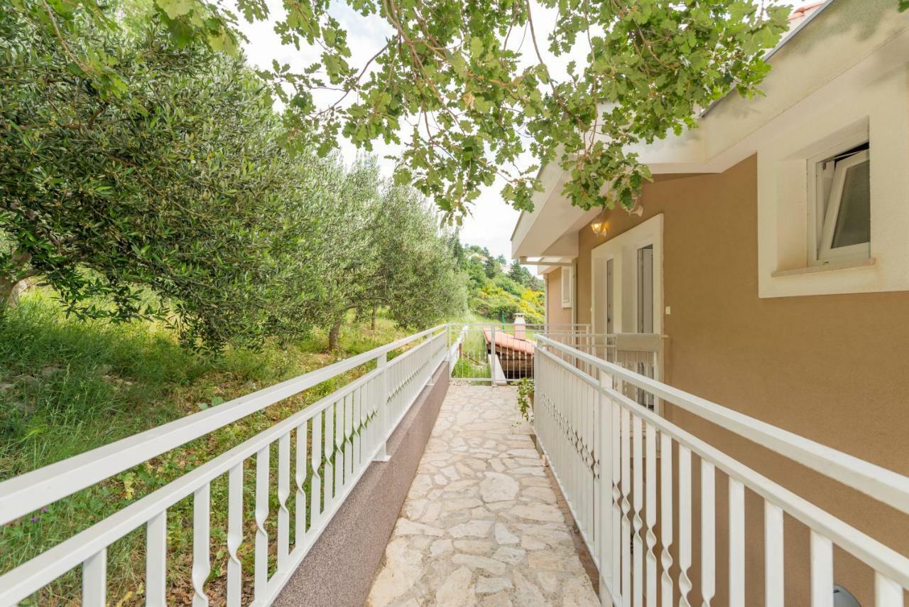 Holiday Home Figa Оміш Екстер'єр фото